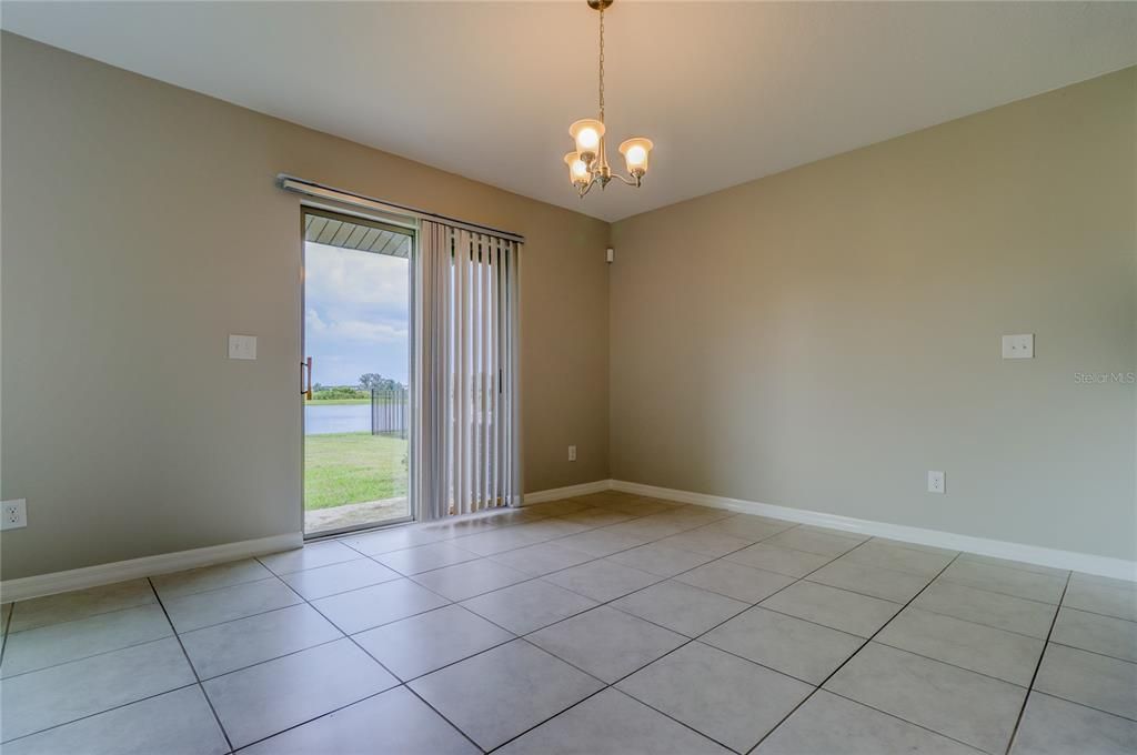En Renta: $2,495 (4 camas, 2 baños, 1939 Pies cuadrados)