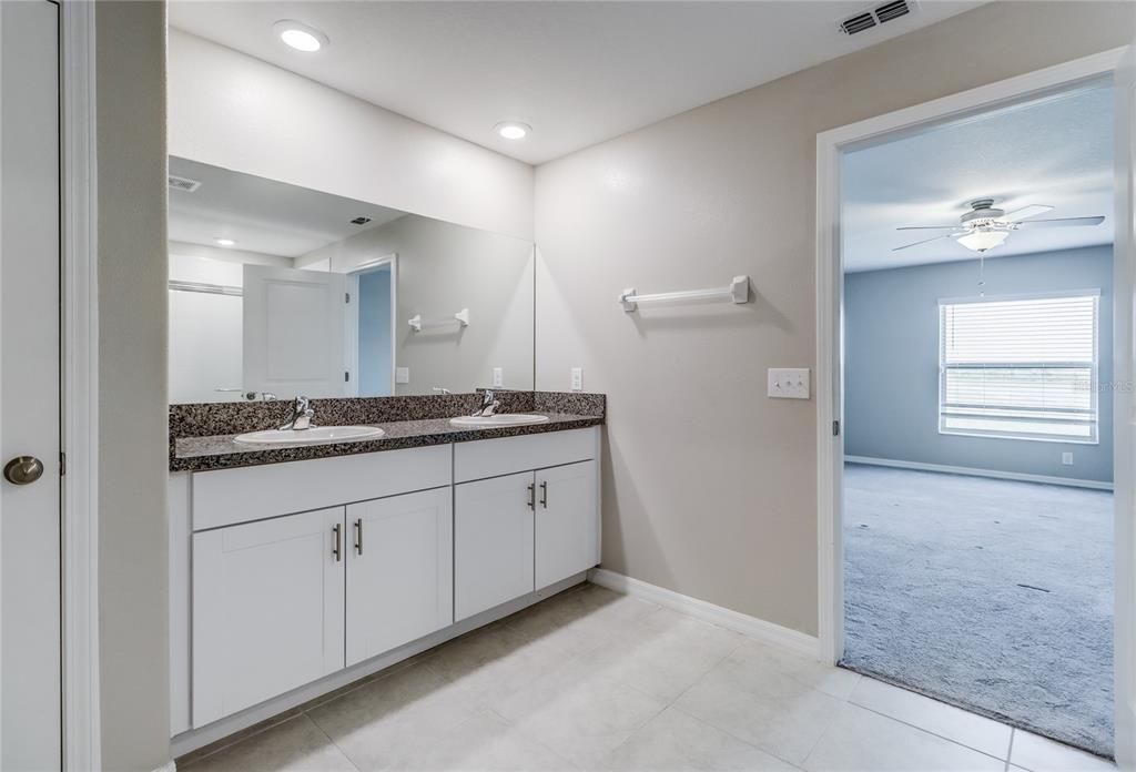 En Renta: $2,495 (4 camas, 2 baños, 1939 Pies cuadrados)