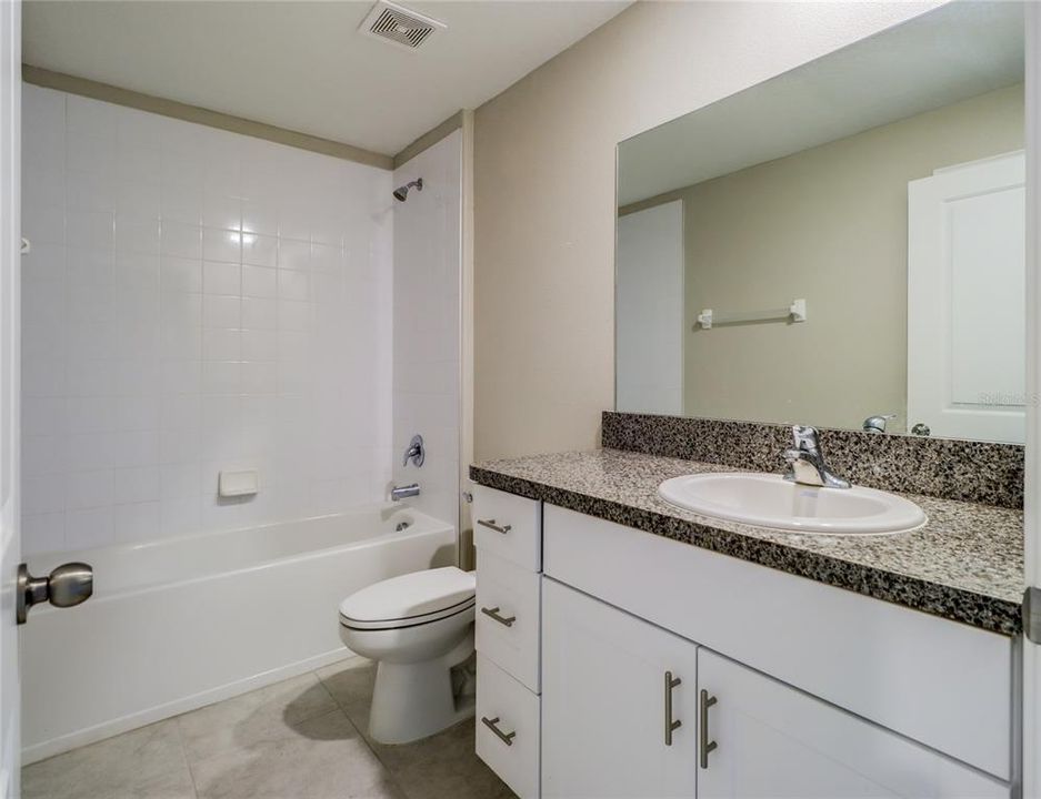 En Renta: $2,495 (4 camas, 2 baños, 1939 Pies cuadrados)