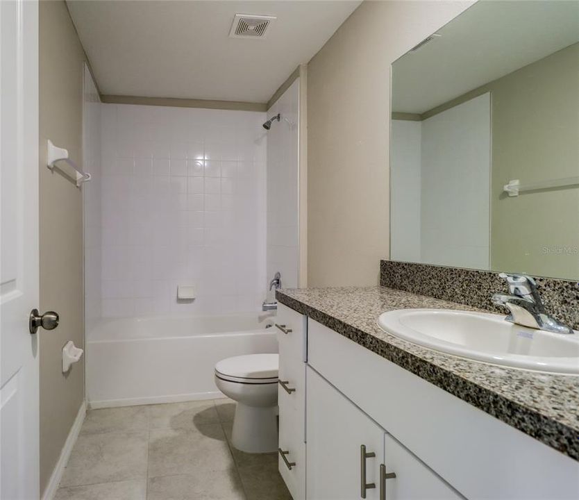 En Renta: $2,495 (4 camas, 2 baños, 1939 Pies cuadrados)