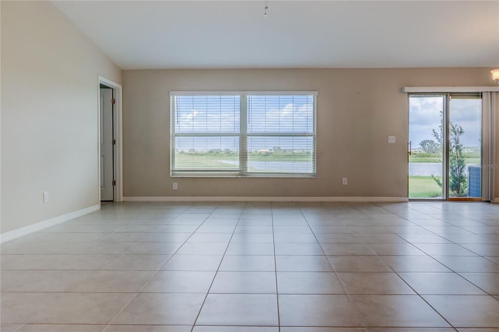 En Renta: $2,495 (4 camas, 2 baños, 1939 Pies cuadrados)