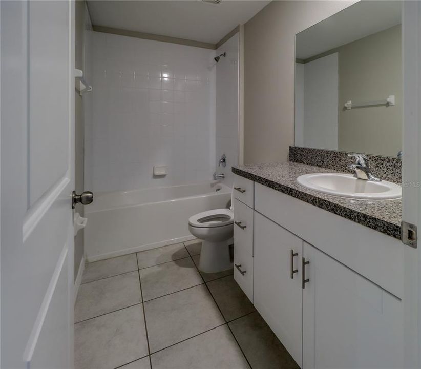 En Renta: $2,495 (4 camas, 2 baños, 1939 Pies cuadrados)