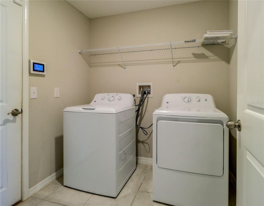 En Renta: $2,495 (4 camas, 2 baños, 1939 Pies cuadrados)