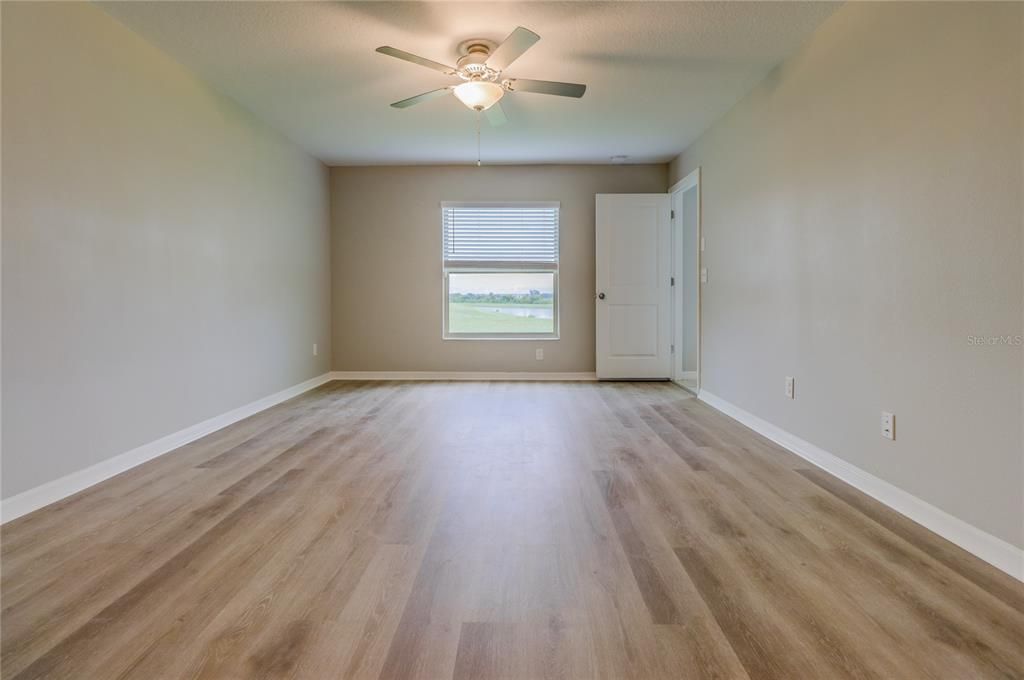 En Renta: $2,495 (4 camas, 2 baños, 1939 Pies cuadrados)