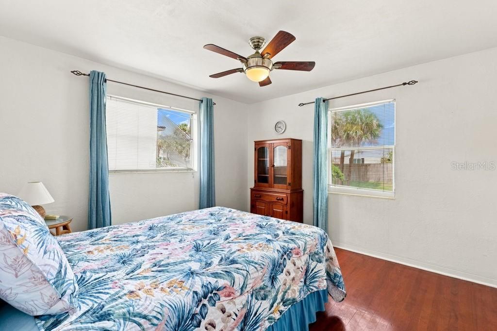 For Sale: $425,000 (4 beds, 2 baths, 1756 Square Feet)