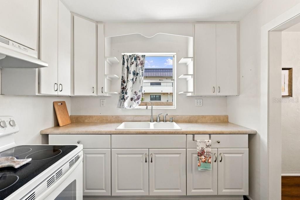 For Sale: $425,000 (4 beds, 2 baths, 1756 Square Feet)