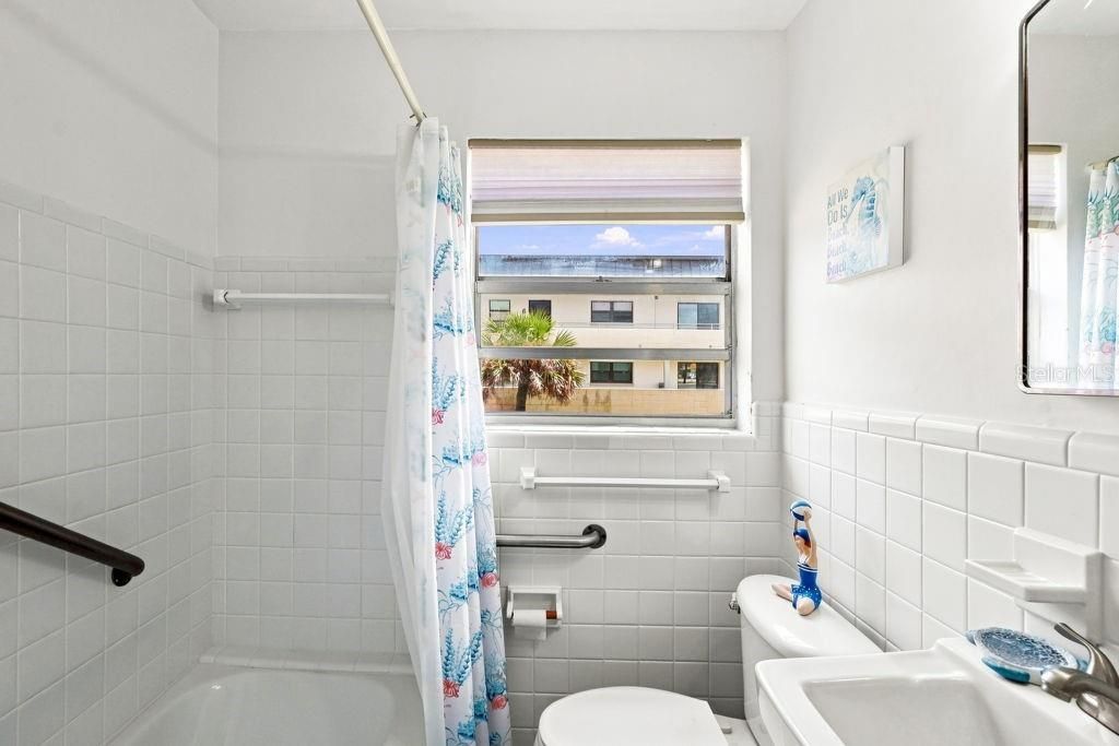 For Sale: $425,000 (4 beds, 2 baths, 1756 Square Feet)