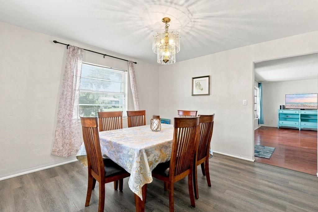 For Sale: $425,000 (4 beds, 2 baths, 1756 Square Feet)