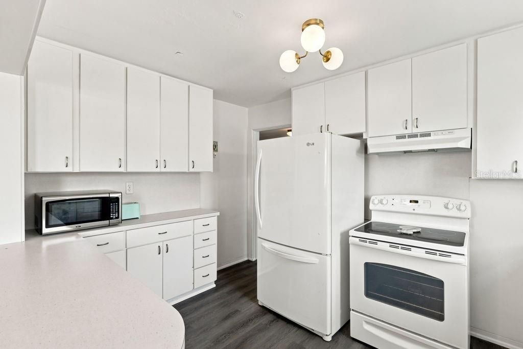 For Sale: $425,000 (4 beds, 2 baths, 1756 Square Feet)