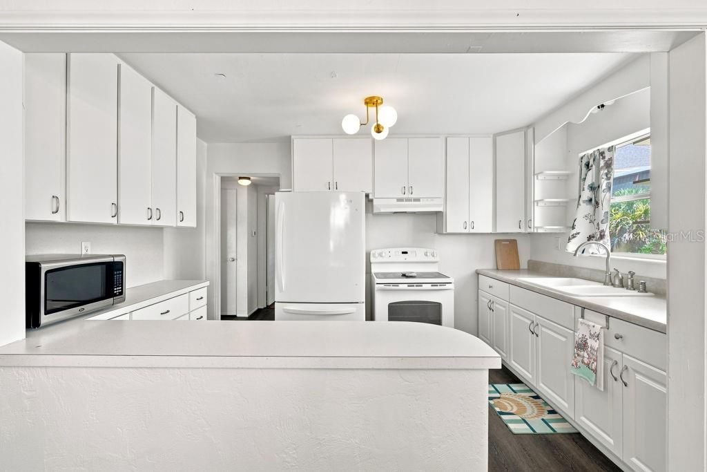 For Sale: $425,000 (4 beds, 2 baths, 1756 Square Feet)