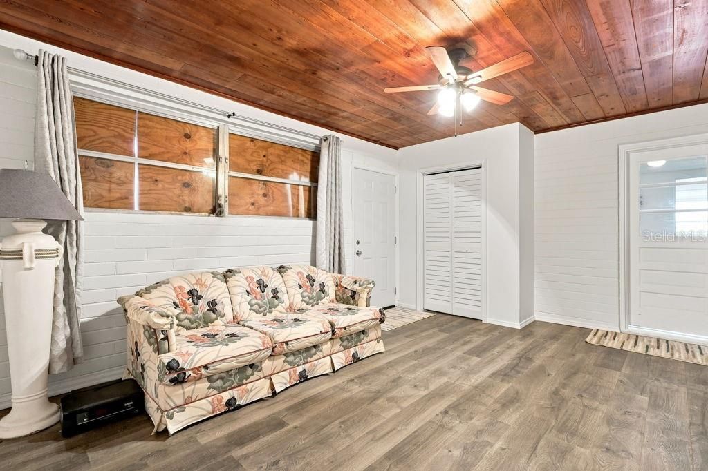 For Sale: $425,000 (4 beds, 2 baths, 1756 Square Feet)