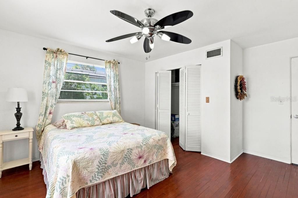 For Sale: $425,000 (4 beds, 2 baths, 1756 Square Feet)