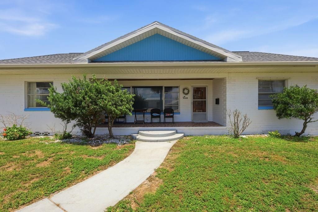 For Sale: $425,000 (4 beds, 2 baths, 1756 Square Feet)