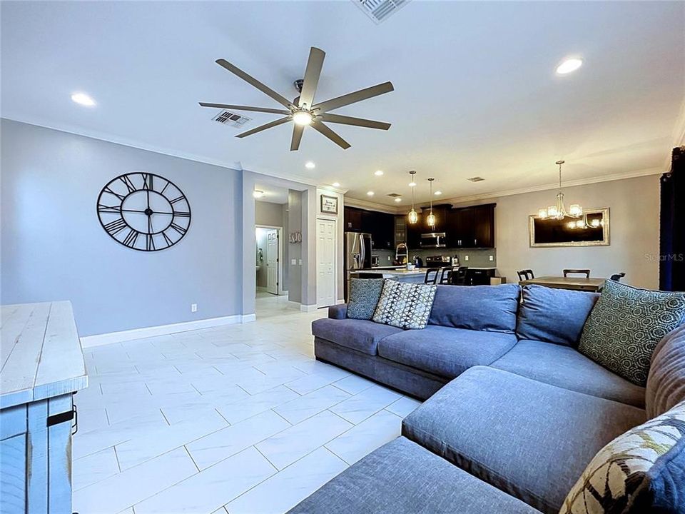 En Venta: $499,900 (3 camas, 2 baños, 2143 Pies cuadrados)