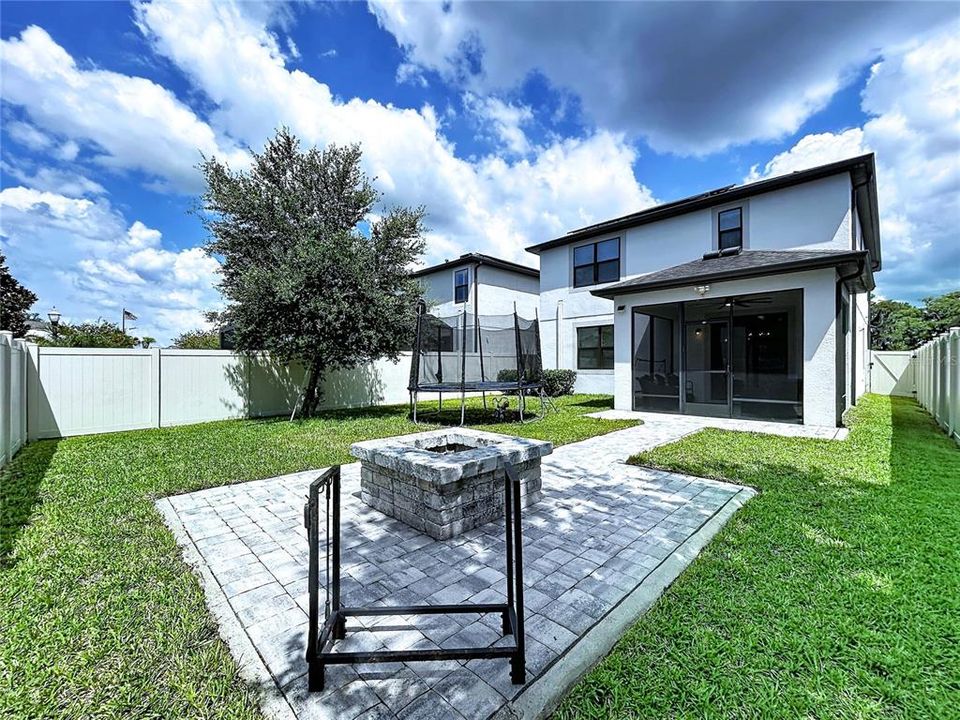 En Venta: $499,900 (3 camas, 2 baños, 2143 Pies cuadrados)