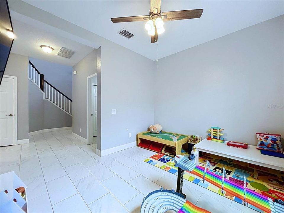 En Venta: $499,900 (3 camas, 2 baños, 2143 Pies cuadrados)