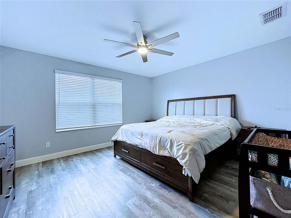 En Venta: $499,900 (3 camas, 2 baños, 2143 Pies cuadrados)