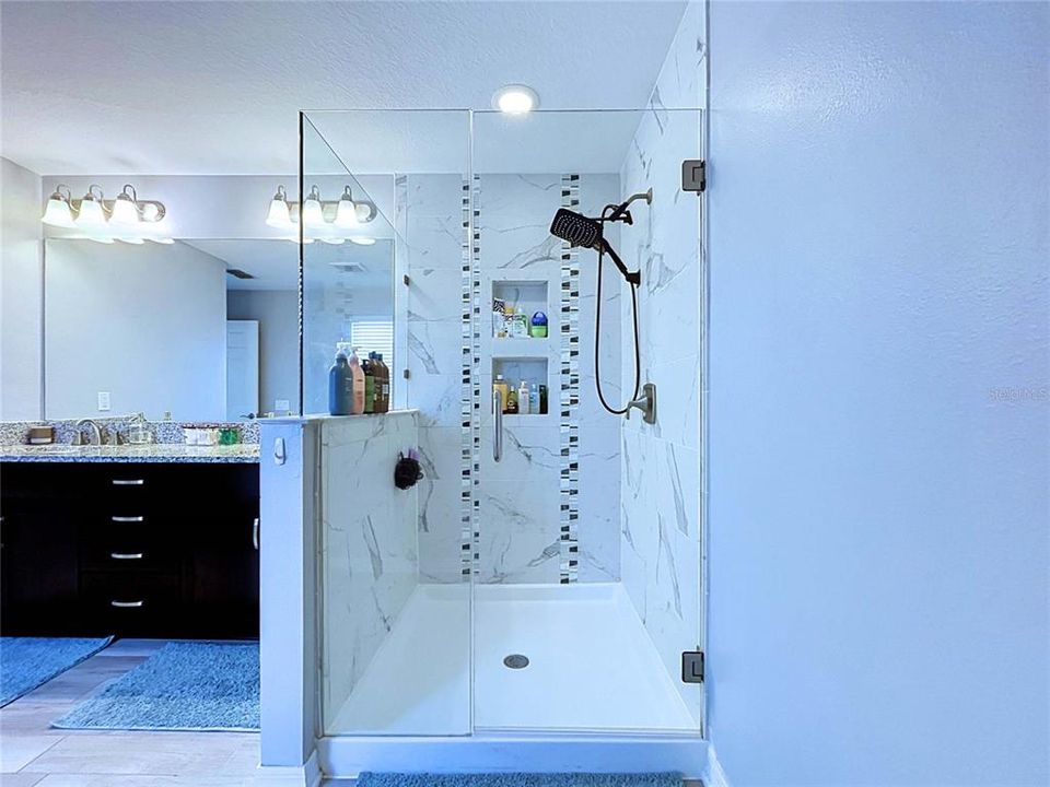 En Venta: $499,900 (3 camas, 2 baños, 2143 Pies cuadrados)