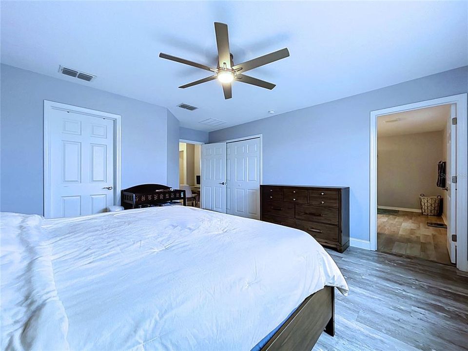 En Venta: $499,900 (3 camas, 2 baños, 2143 Pies cuadrados)