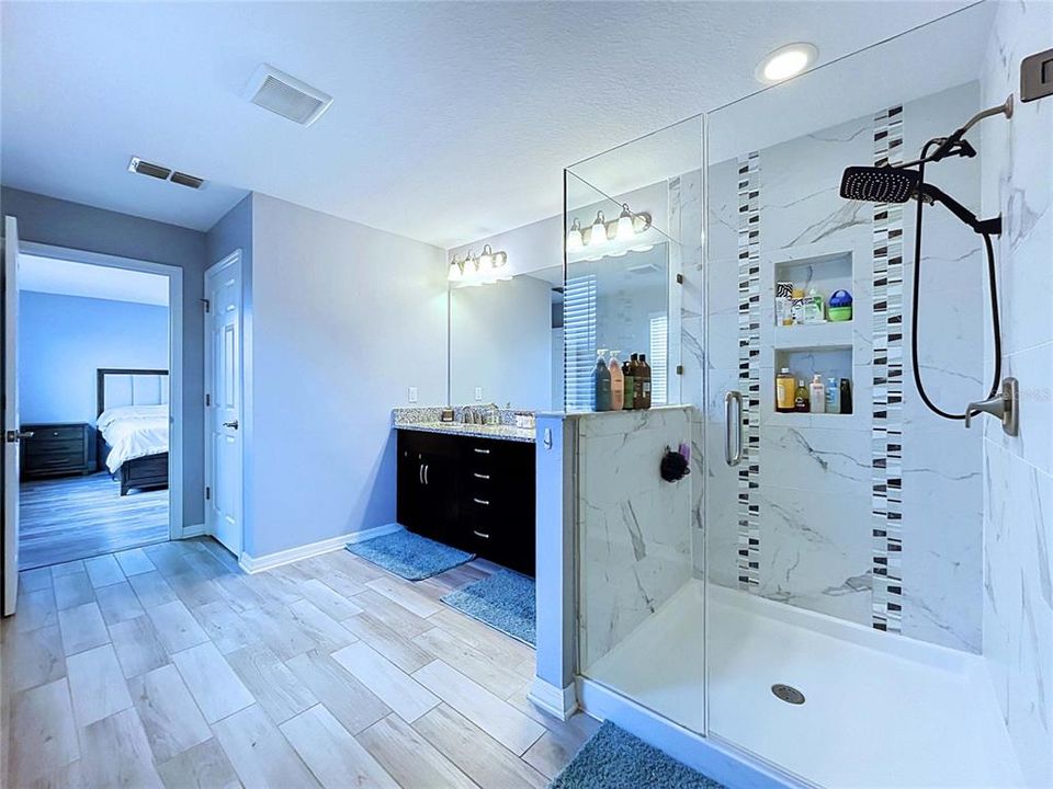 En Venta: $499,900 (3 camas, 2 baños, 2143 Pies cuadrados)