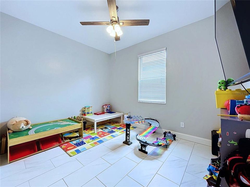 En Venta: $499,900 (3 camas, 2 baños, 2143 Pies cuadrados)