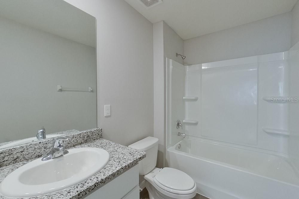 For Rent: $2,495 (5 beds, 3 baths, 2370 Square Feet)