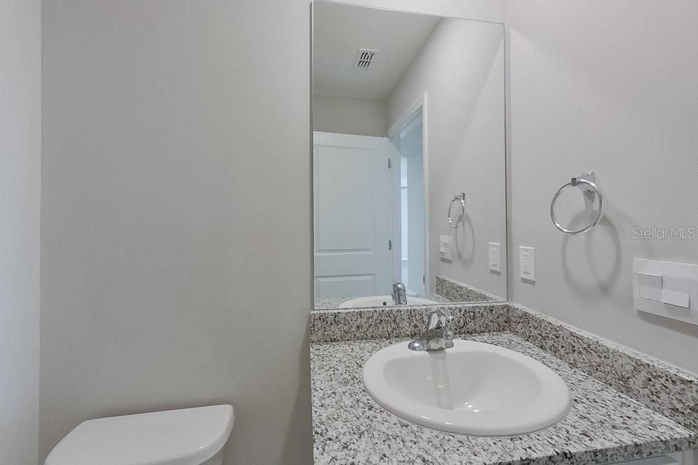 For Rent: $2,495 (5 beds, 3 baths, 2370 Square Feet)