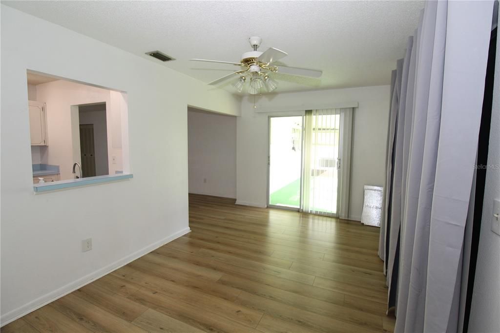 В аренду: $1,600 (2 спален, 2 ванн, 1141 Квадратных фут)