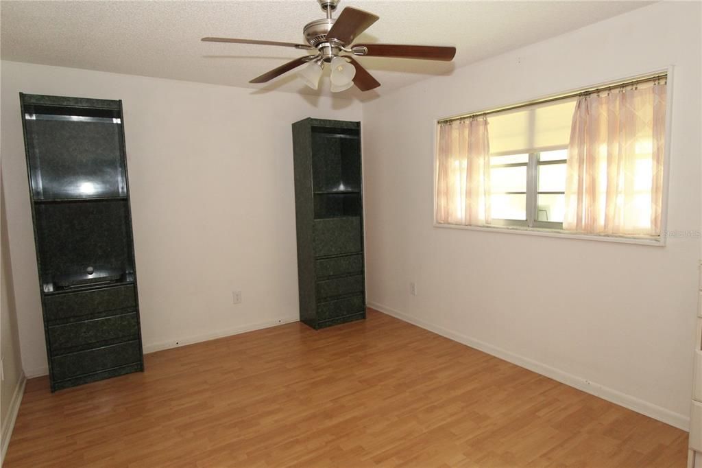В аренду: $1,600 (2 спален, 2 ванн, 1141 Квадратных фут)