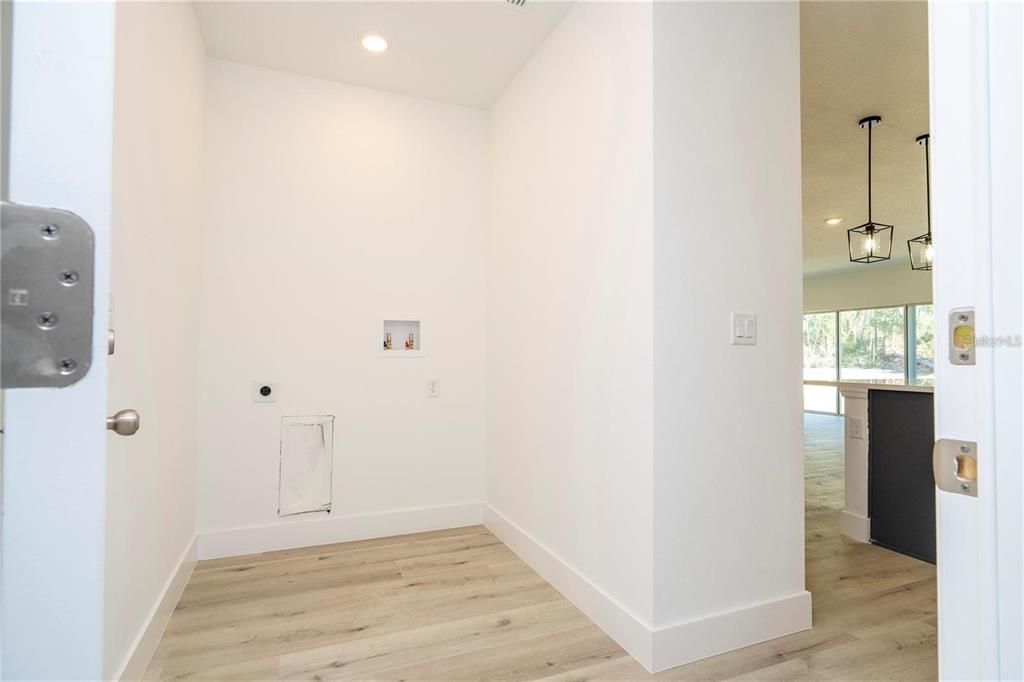 For Sale: $465,000 (4 beds, 2 baths, 1861 Square Feet)