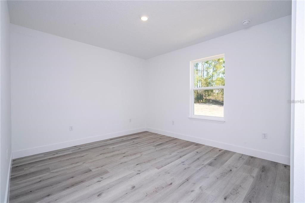For Sale: $465,000 (4 beds, 2 baths, 1861 Square Feet)