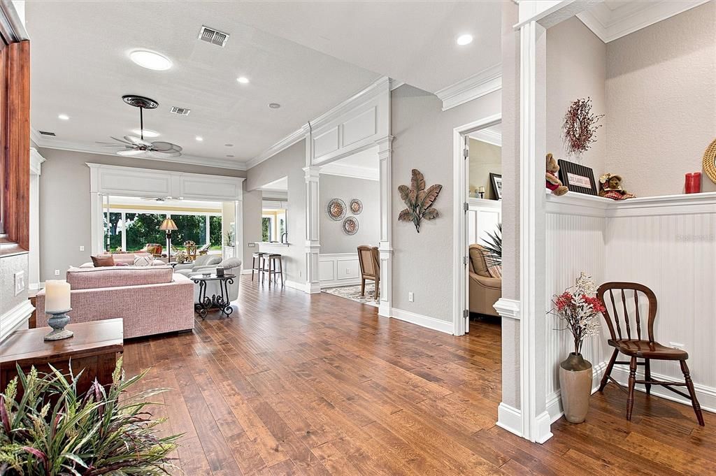 For Sale: $550,000 (3 beds, 2 baths, 2737 Square Feet)