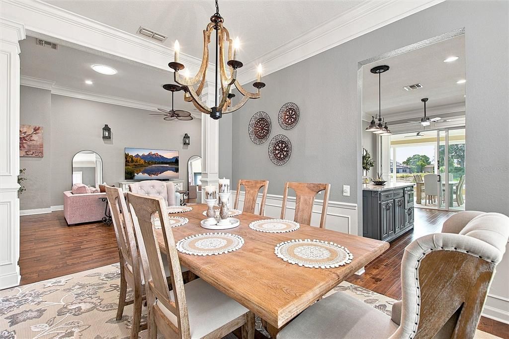 For Sale: $550,000 (3 beds, 2 baths, 2737 Square Feet)