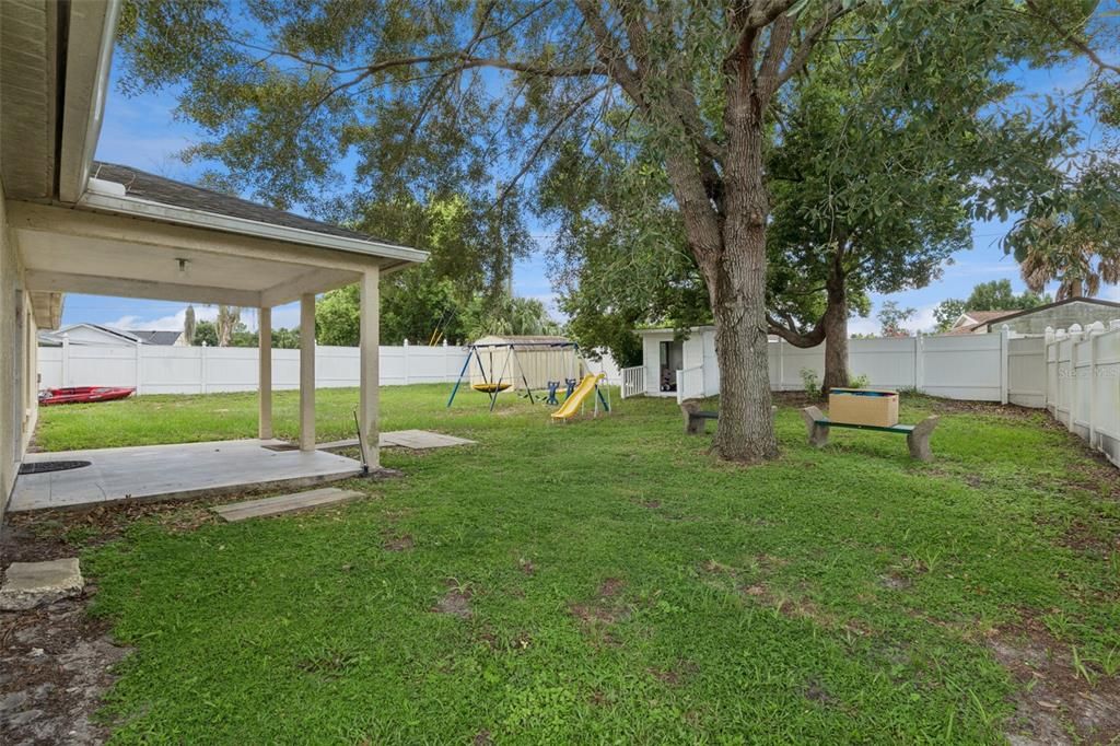 For Sale: $325,000 (3 beds, 2 baths, 1676 Square Feet)