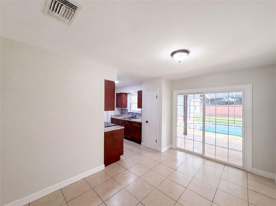 En Venta: $245,000 (2 camas, 2 baños, 918 Pies cuadrados)