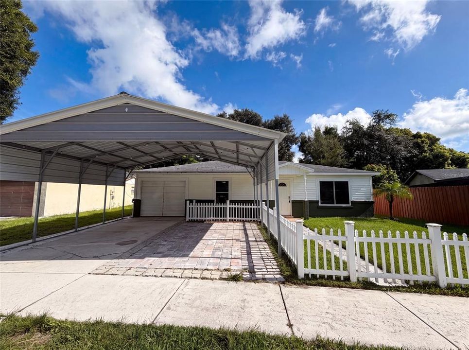 En Venta: $245,000 (2 camas, 2 baños, 918 Pies cuadrados)