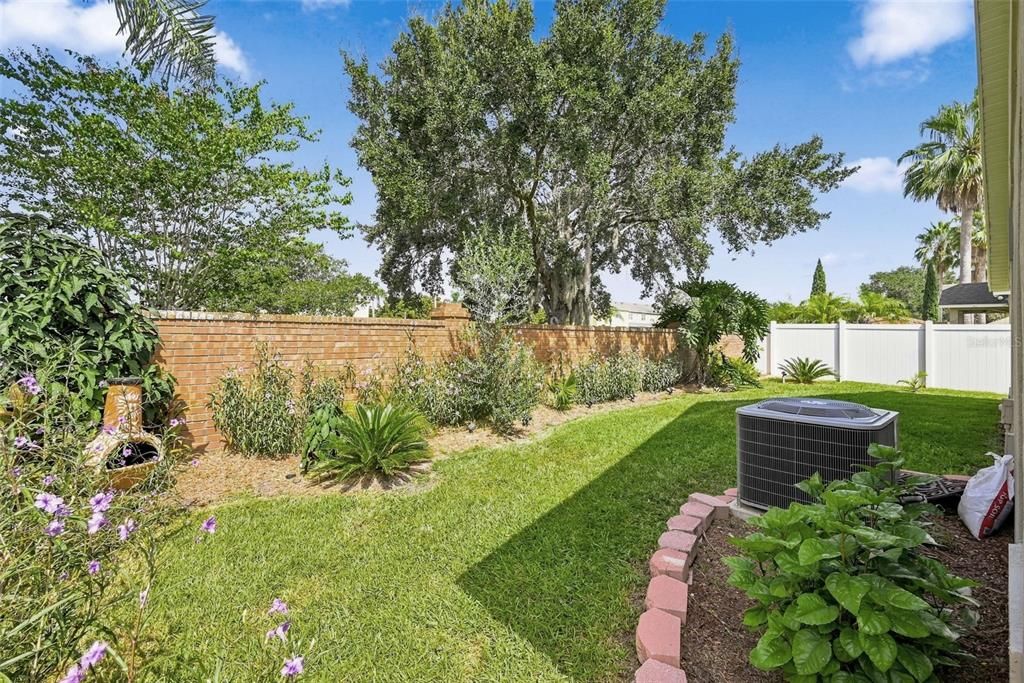 На продажу: $419,900 (4 спален, 2 ванн, 1695 Квадратных фут)