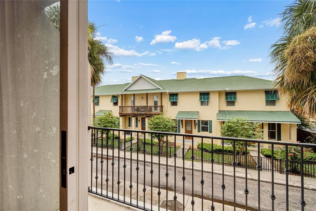 На продажу: $645,000 (3 спален, 3 ванн, 2042 Квадратных фут)