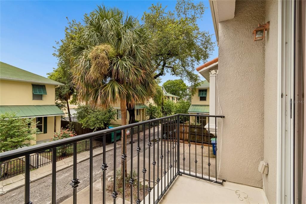 На продажу: $645,000 (3 спален, 3 ванн, 2042 Квадратных фут)
