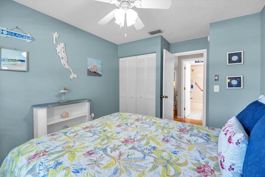 For Sale: $239,500 (2 beds, 2 baths, 1179 Square Feet)