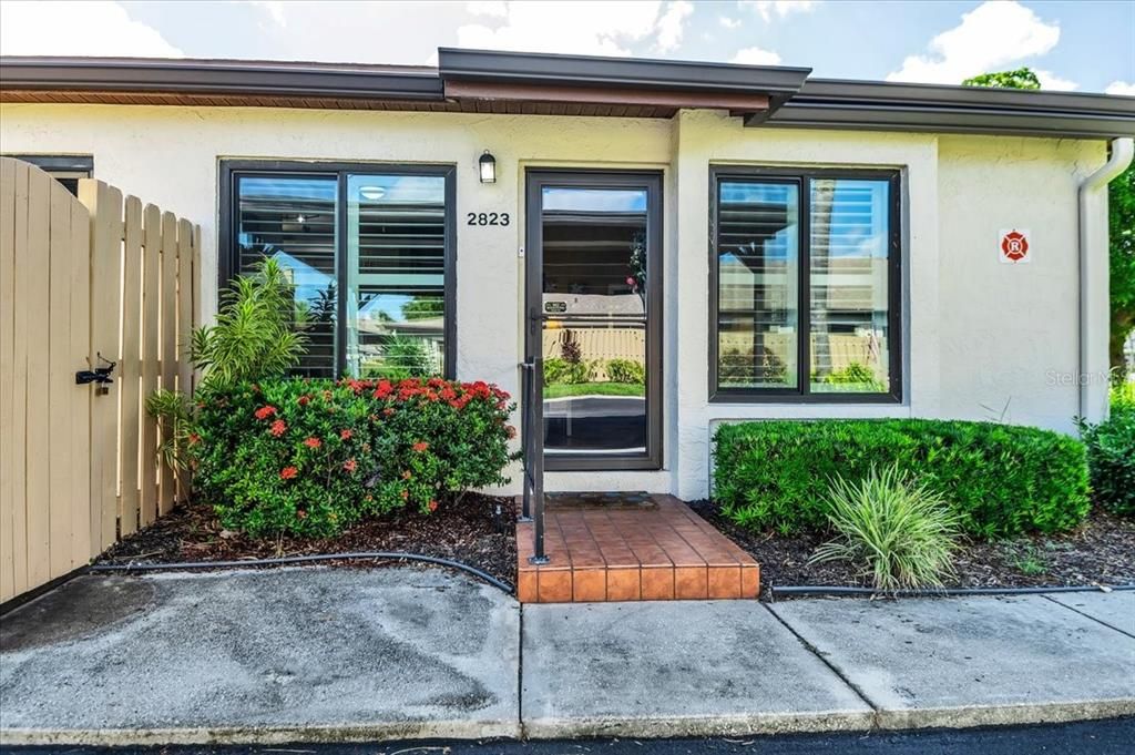 For Sale: $239,500 (2 beds, 2 baths, 1179 Square Feet)