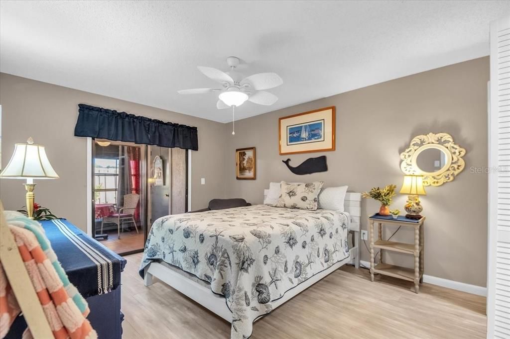 For Sale: $239,500 (2 beds, 2 baths, 1179 Square Feet)