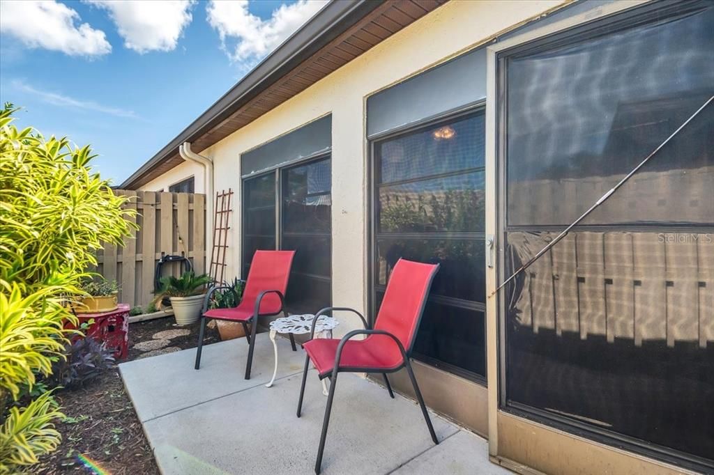 For Sale: $239,500 (2 beds, 2 baths, 1179 Square Feet)
