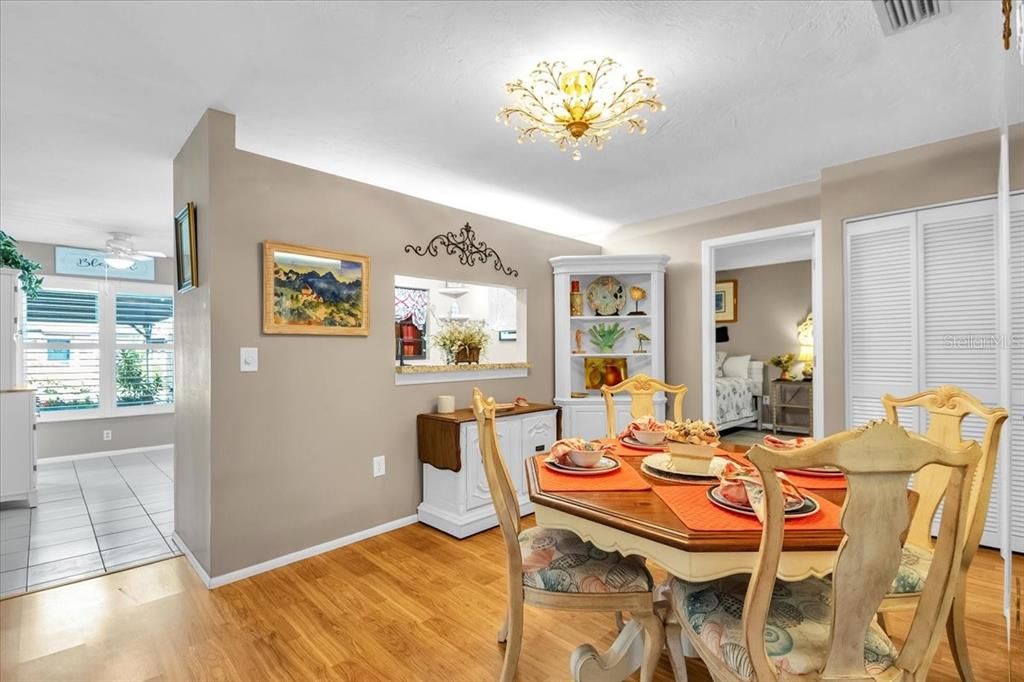 For Sale: $239,500 (2 beds, 2 baths, 1179 Square Feet)