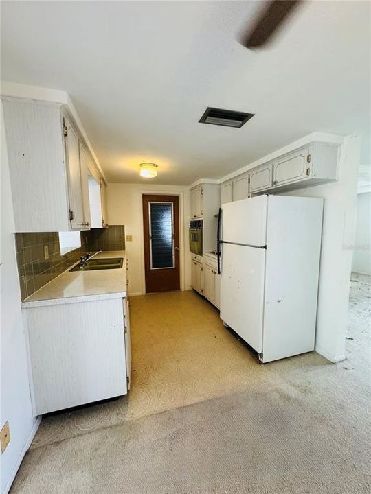 Под контрактом: $169,900 (2 спален, 1 ванн, 1128 Квадратных фут)