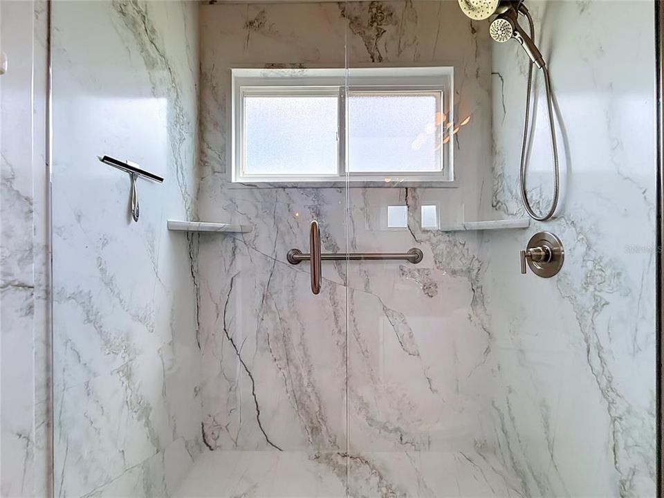 На продажу: $285,000 (2 спален, 2 ванн, 1891 Квадратных фут)