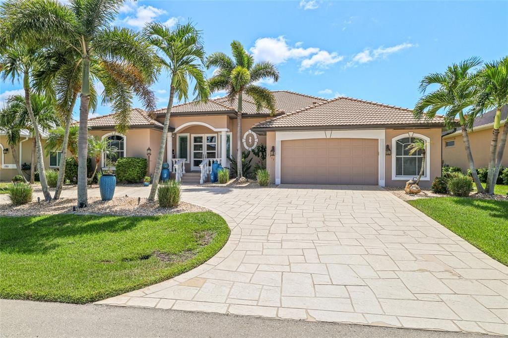 For Sale: $1,225,000 (3 beds, 2 baths, 2478 Square Feet)