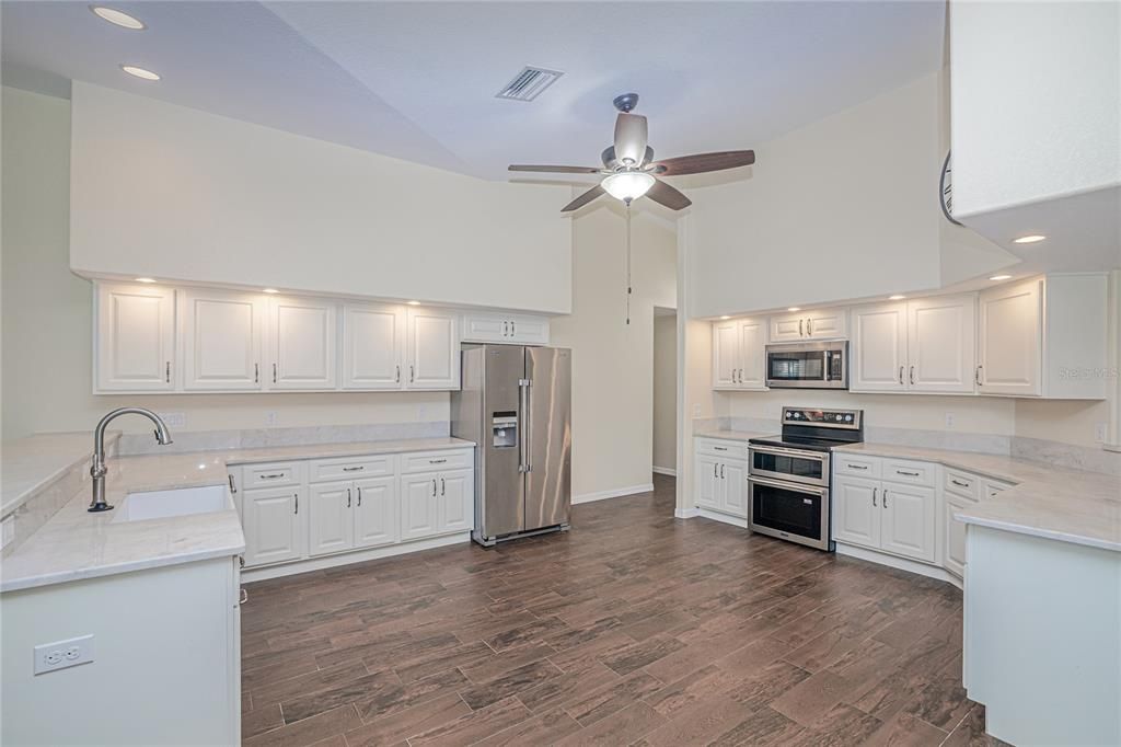 For Sale: $900,000 (4 beds, 2 baths, 2479 Square Feet)