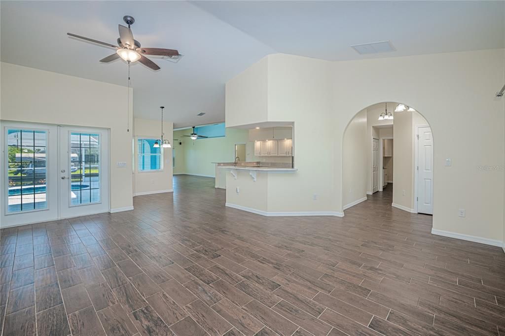 For Sale: $900,000 (4 beds, 2 baths, 2479 Square Feet)