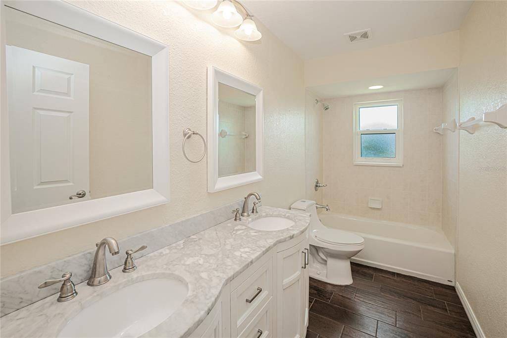 For Sale: $900,000 (4 beds, 2 baths, 2479 Square Feet)